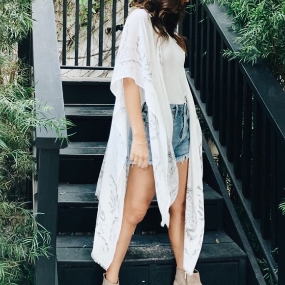 Gentle Fawn Accessories - NWT GENTLE FAWN Paisley Print Shall